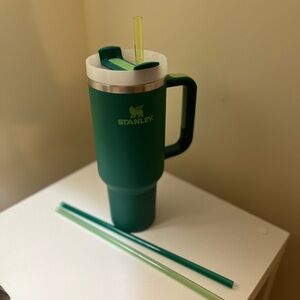 Stanley Forest Green Mug with Straw - Extra Stanley Straws Included